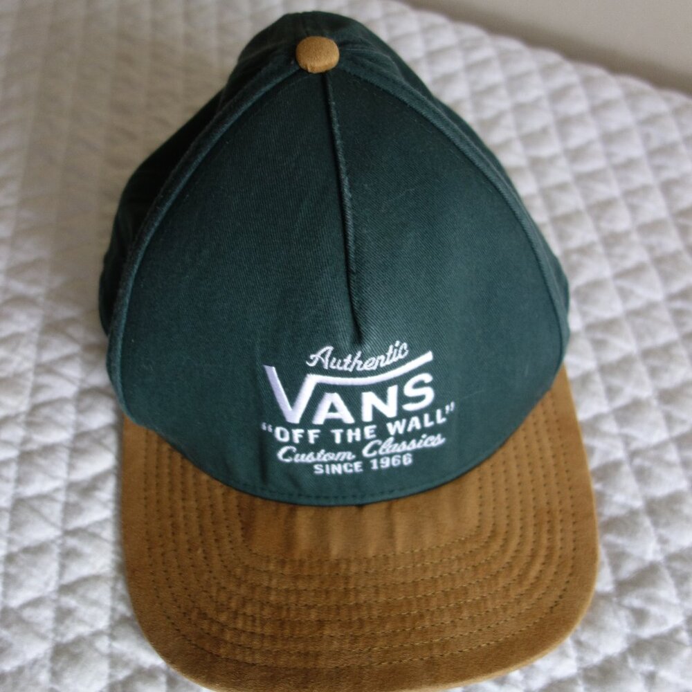 VAN’S Off the Wall Green & Brown Suede Adjustable Snapback Hat / Cap